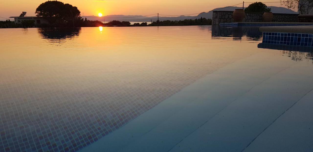 Villa Sealine Pefki Екстериор снимка